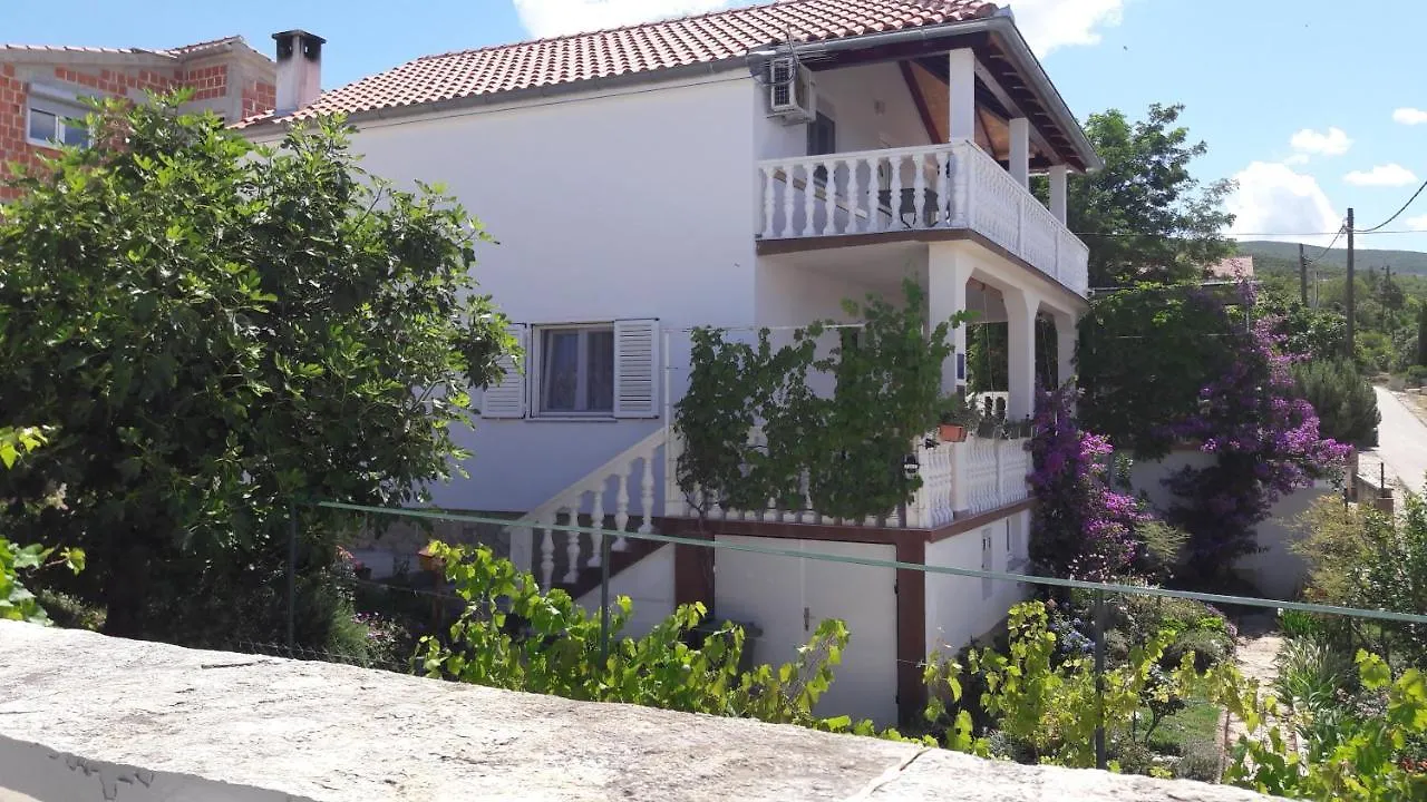Apartment Ana Gornji Karin 0*,  Kroatien