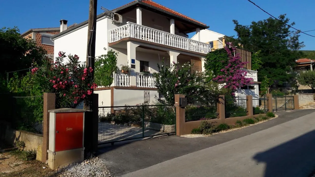 Apartment Ana Gornji Karin