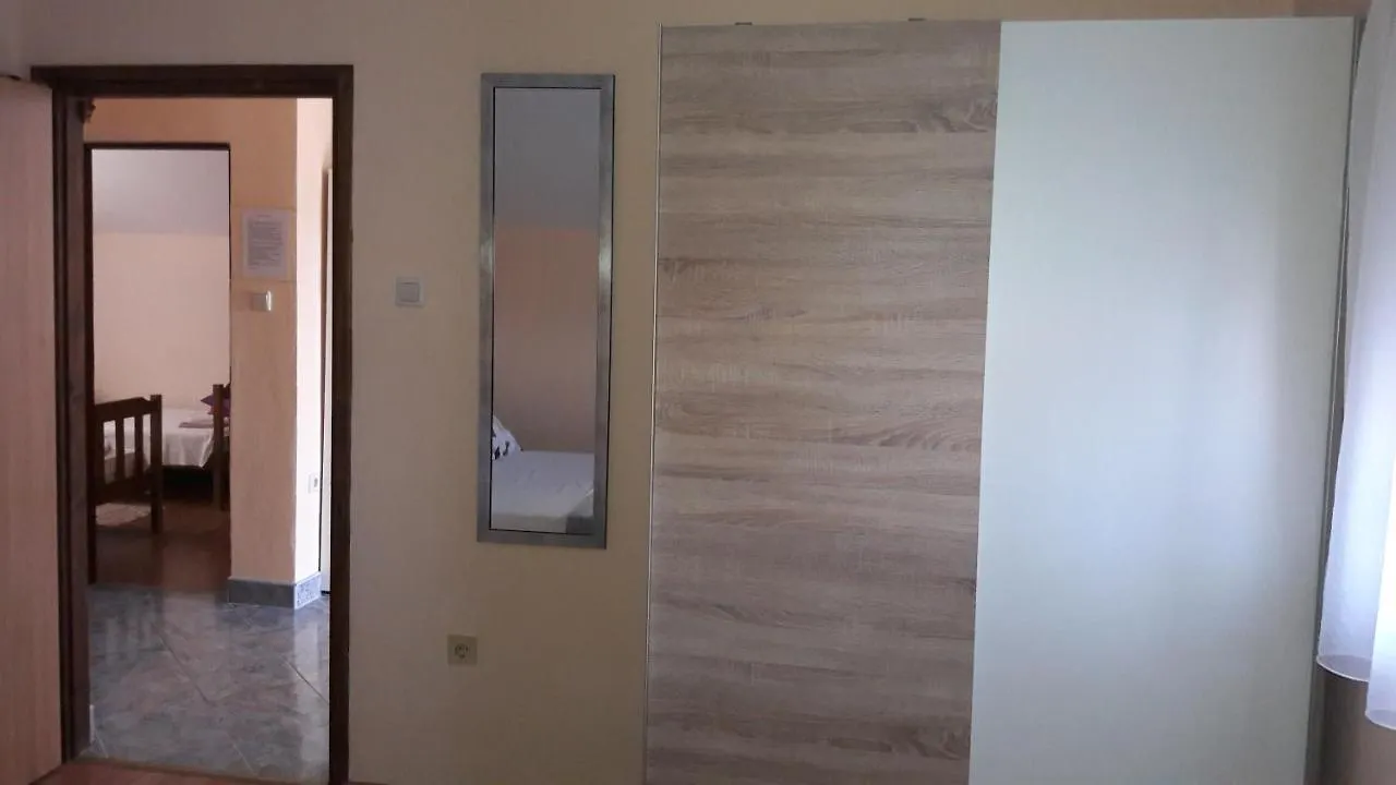 Apartment Ana Gornji Karin