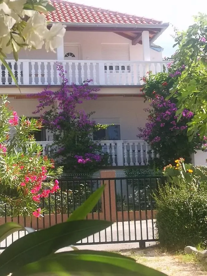 Apartment Ana Gornji Karin