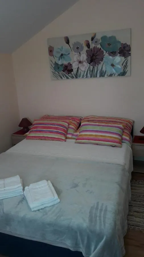 Apartment Ana Gornji Karin