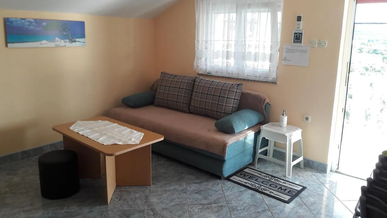 Apartment Ana Gornji Karin Croatia